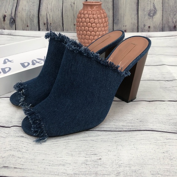 BCBGMaxAzria Shoes - bcbgmaxazria fringe denim open toe sandal size 9
